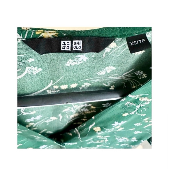 💚 Beautiful Uniqlo Dress 💚 - Picture 4 of 5